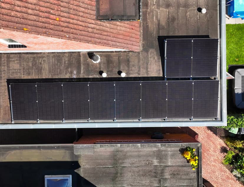 zonnepanelen op schuin pvc dak