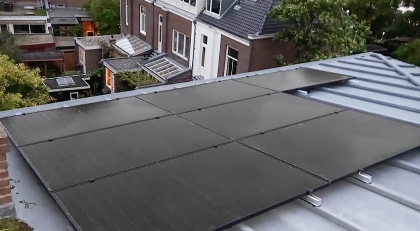 zonnepanelen op schuin pvc dak