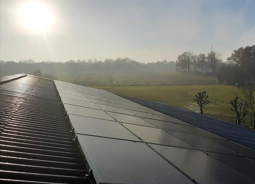 zonnepanelen op schuin pvc dak