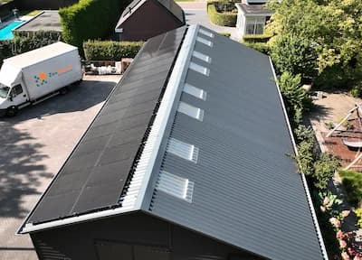 zonnepanelen op schuin pvc dak