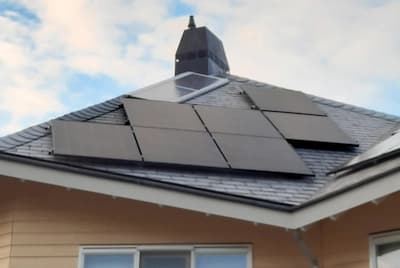 glas glas zonnepanelen op Leistenen dak