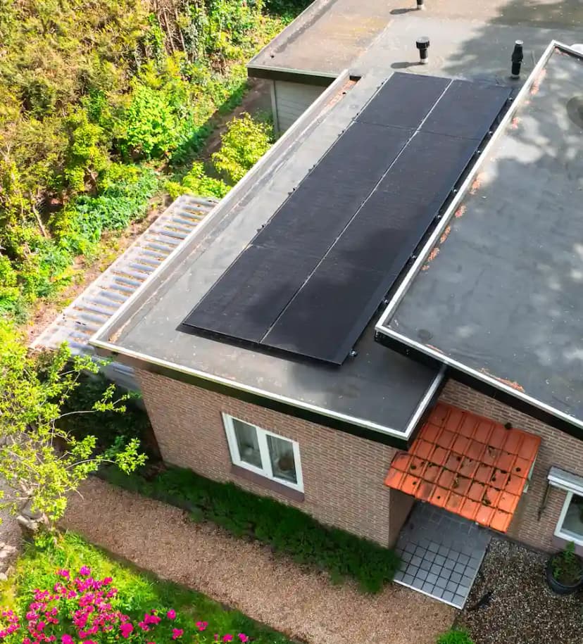 glas glas zonnepanelen op schuin bitumen dak 2