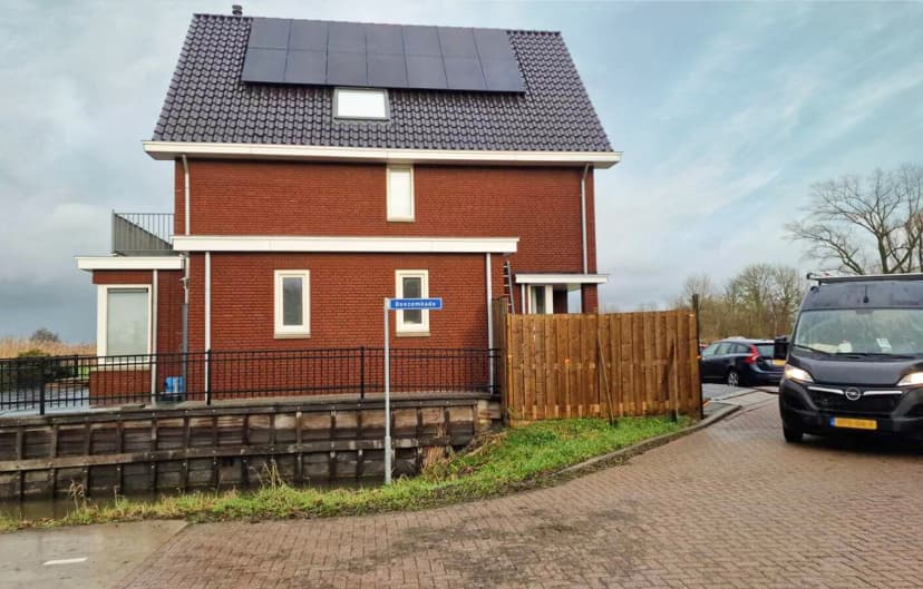 zonnepanelen op schuin pvc dak